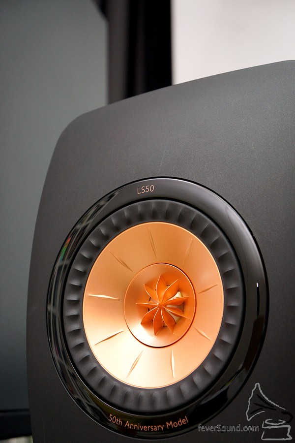 LS50 名碼實價,HK$9,980元一對。
