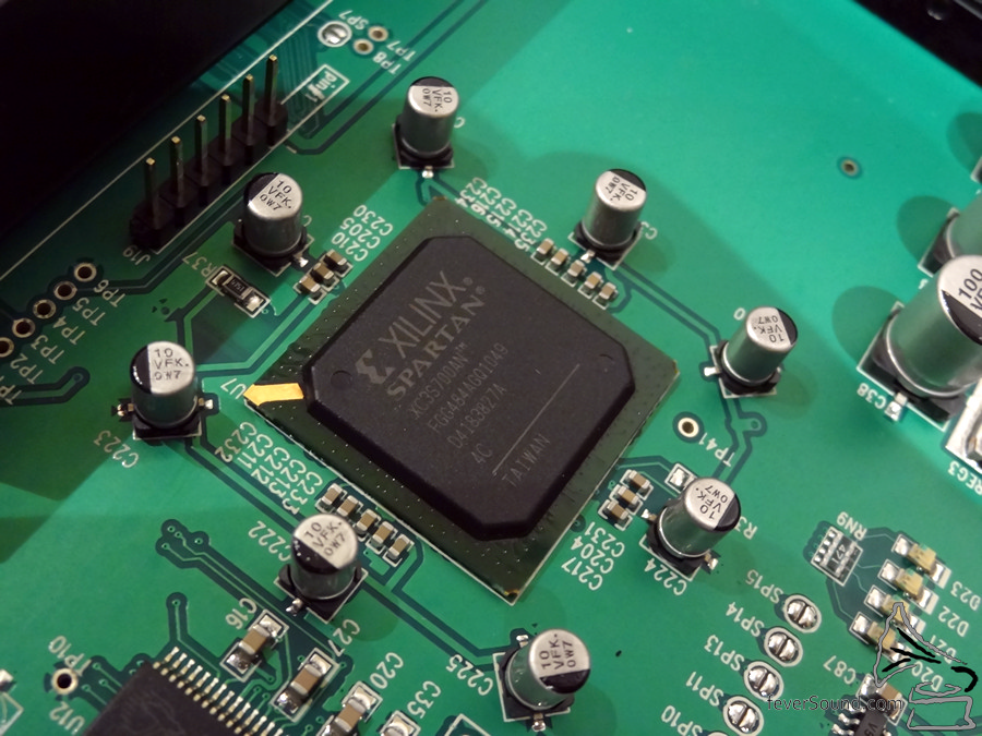 機內只見 FPGA,沒有 DSP。