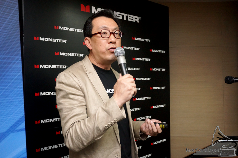 話事人 Robert 負責開場,演說生動。