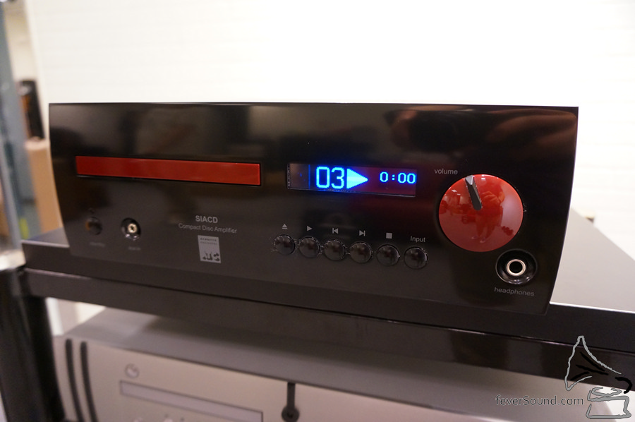 全新一體化器材 SIACD,有 CD 有 USB 有 DAC 有好好力的擴音機。