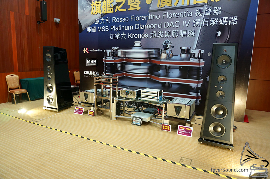 加拿大 Kronos 超級黑膠唱盤。