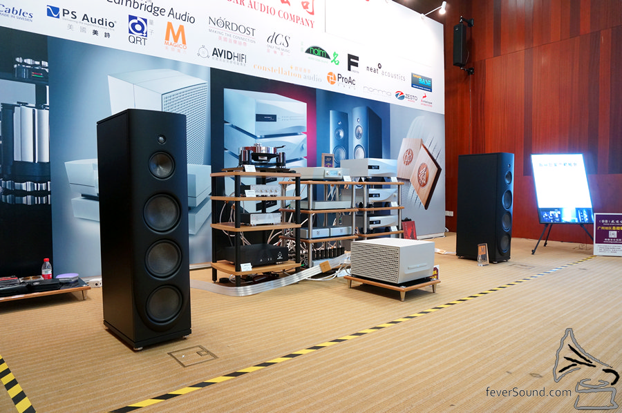 三皇一后:dCS 數碼訊源、Constellation 擴音機、Magico 揚聲器 + Nordost 線材,可別忘了 Avid 黑膠唱盤。
