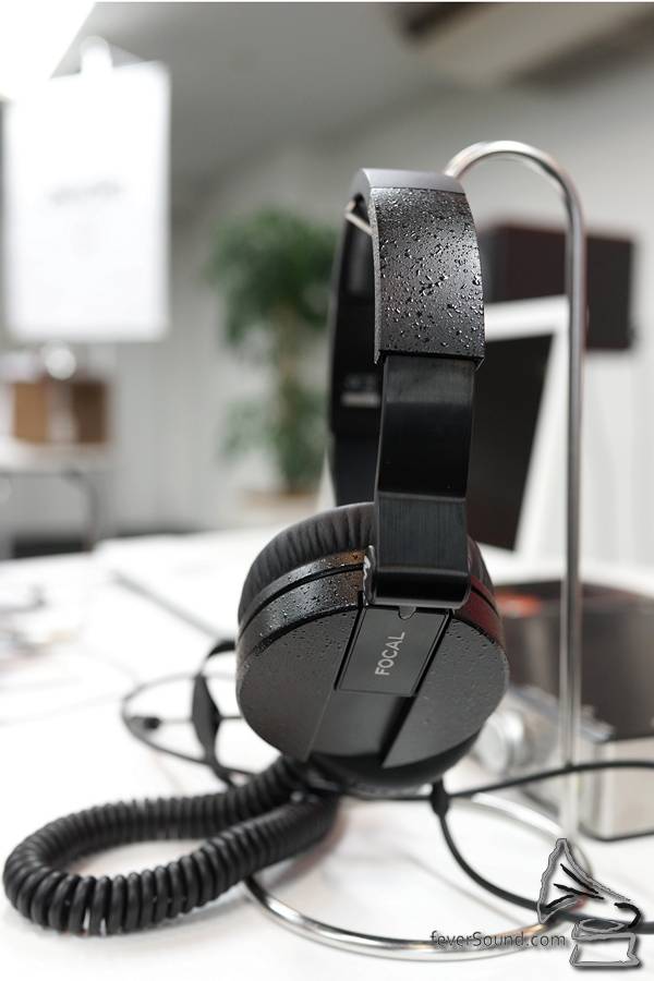 Focal Spirit Pro 針對錄音室等專業用途,外殼睇落比 Spirit One 堅固,換上彈弓線及新插頭,聲音會比 Spirit One 準確、通透。