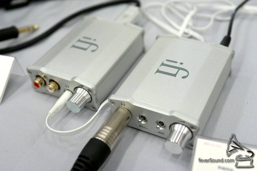 今年備受注目的新品牌 iFi-Audio 帶來最新的 nano-iDSD,是世上有齊支援 DSD 播放 USB DAC、內置電池的耳擴,出街可以當手提耳擴,駁電腦可以當 USB DAC 連耳擴,夠晒實用。