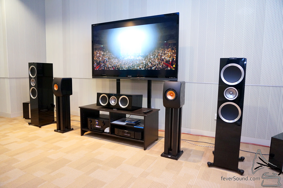 架構了一套 KEF 為主的影音系統,這些器材發燒友應已相當熟悉了。