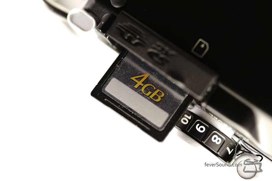 內置 32GB,SD 卡擴充容量最大支援 128GB。