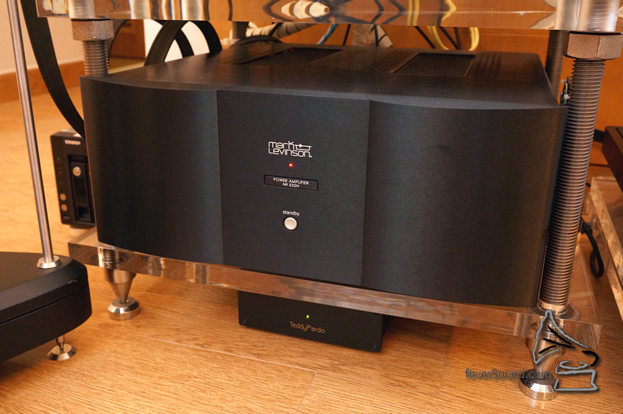 Mark Levinson 的後級,推動力不用懷疑。