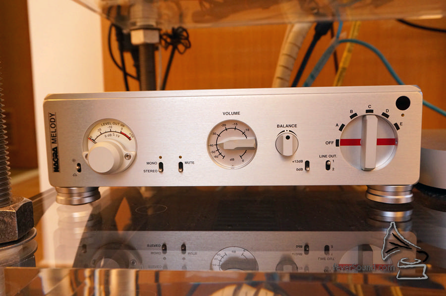 瑞士 Nagra 的 Melody 前級,有遙控。