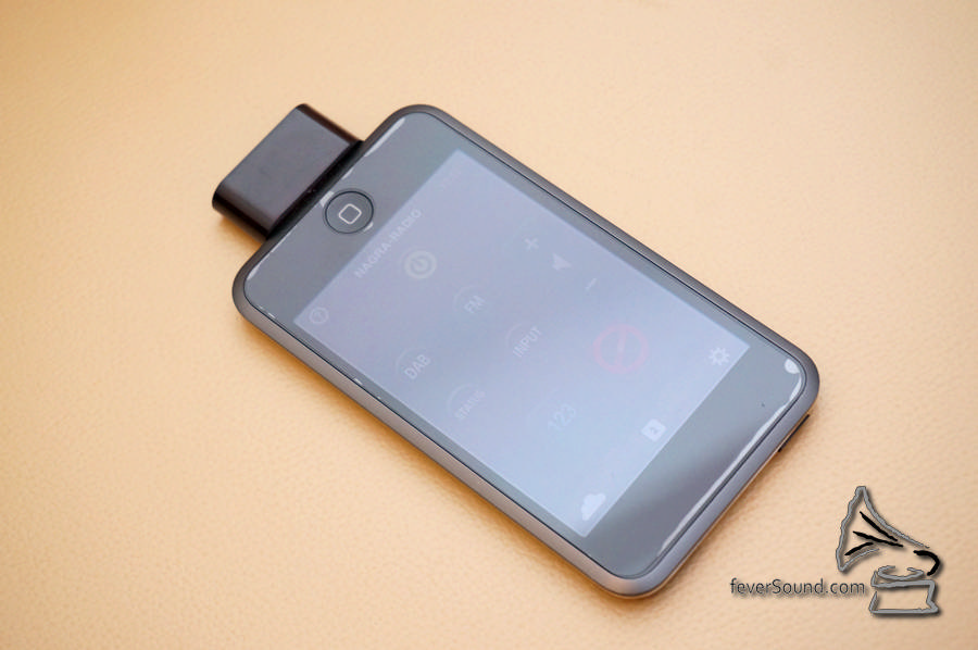 使用 iPod Touch + 專用 App 作紅外線遙控。