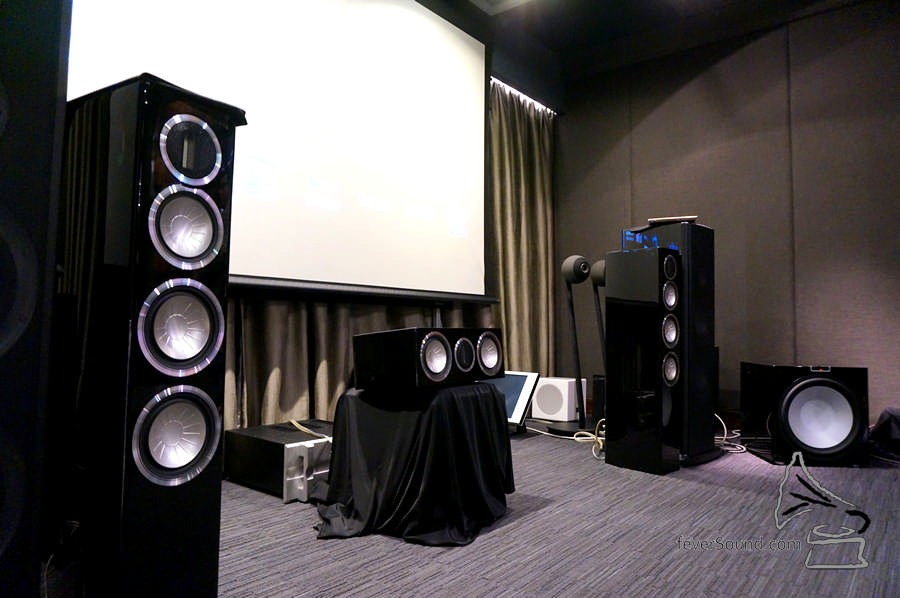 現場使用英國 Monitor Audio 作揚聲器。