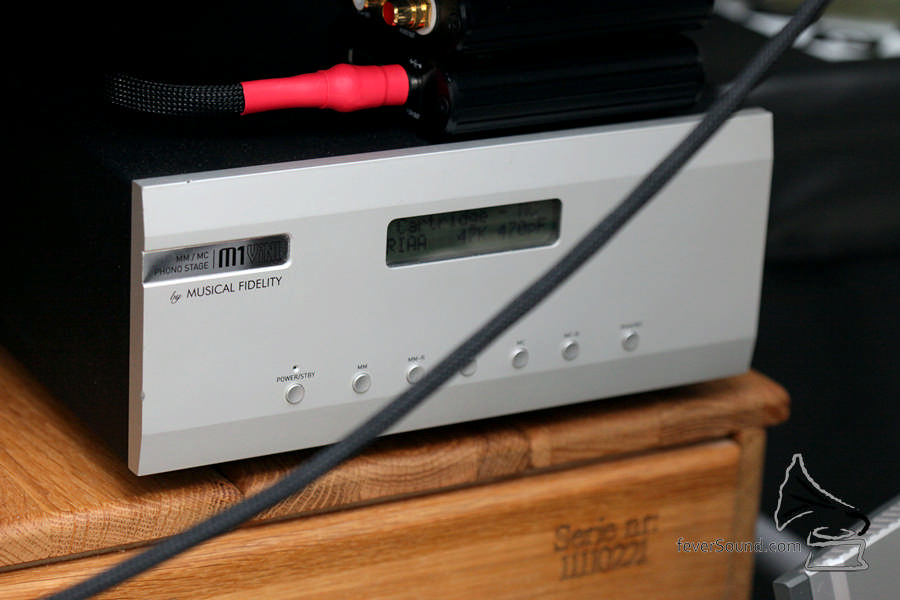 唱頭放大器:Musical Fidelity M1VINL