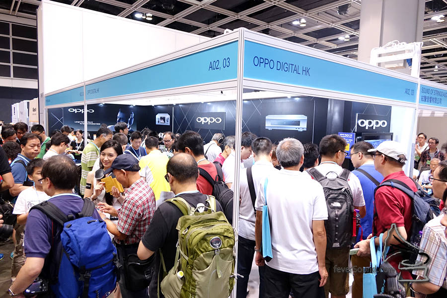 OPPO HK熱鬧到非常,常常擠滿人
