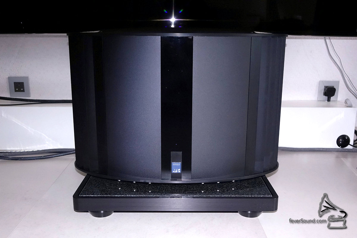 S50是有源設計,但專屬電子分音三路Class AB擴音機是外置的