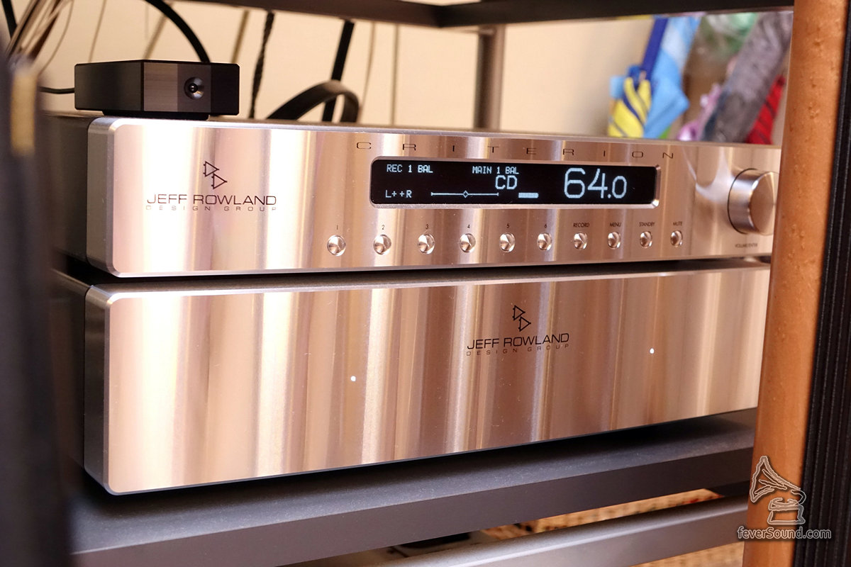 Jeff Rowland的Criterion前級,全電池供電。