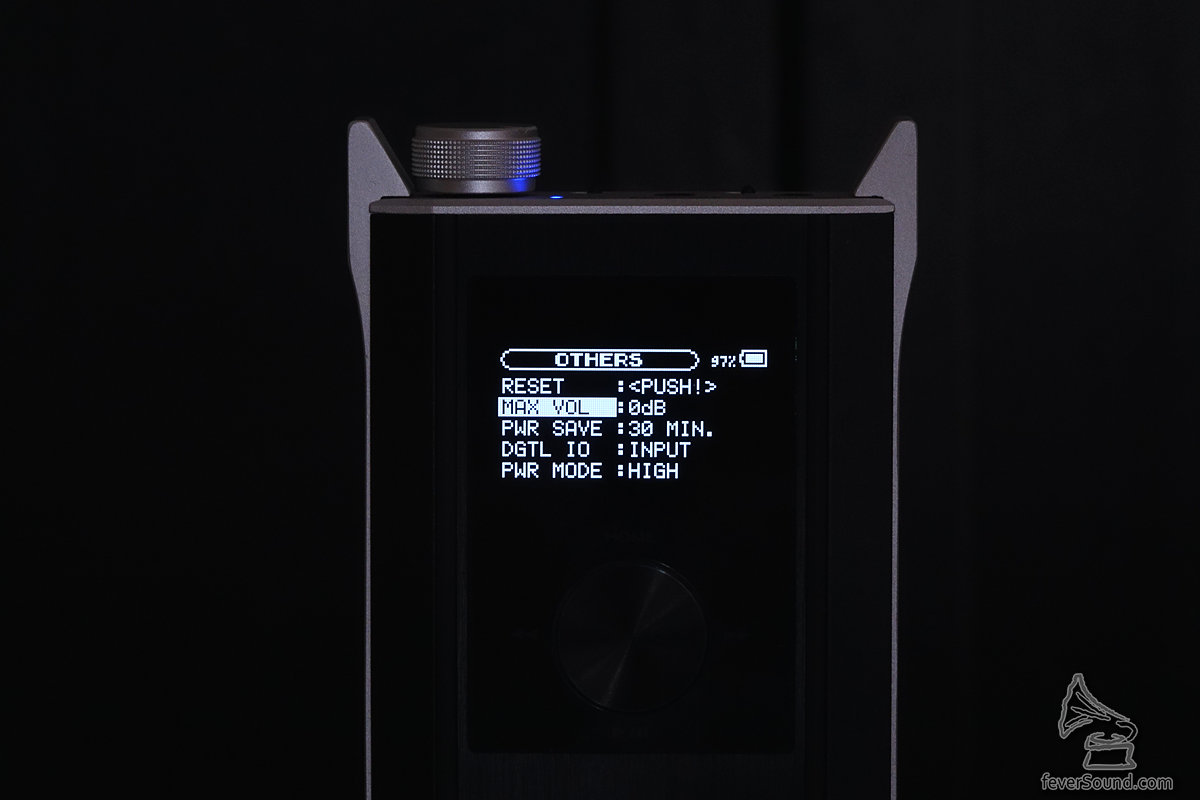 不過若要將耳機輸出接駁有源喇叭,輸出宜設至最大,即0dB