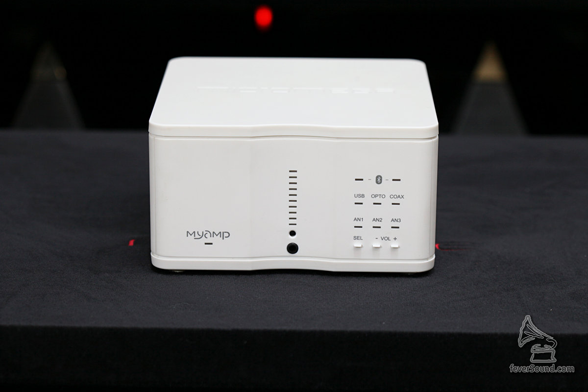 購入推動 YAMAHA NS-10M,夾到不行