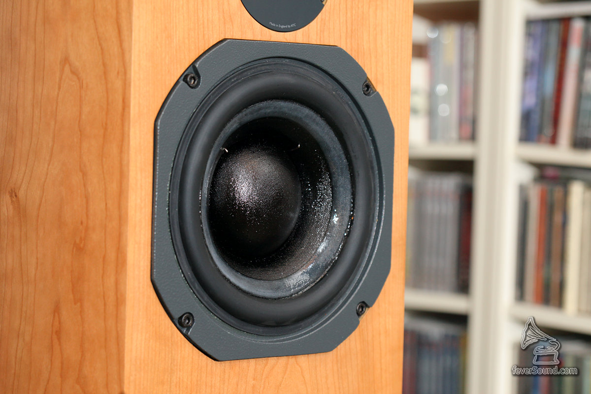 150mm 中低音、75mm Dome,9kg 磁
