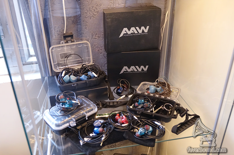 新加坡 AAW 動鐵加動圈 Hybrid 耳機