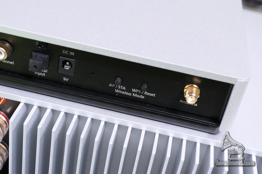 留意,前級 WDC200 備有 Wi-Fi 天線,供電為 DC5V