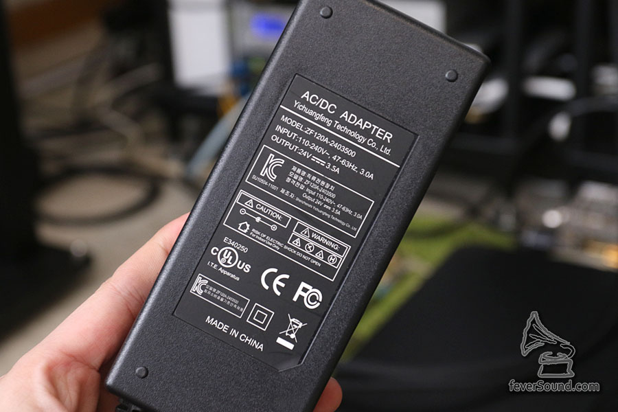 使用DC24V/3.5A電源