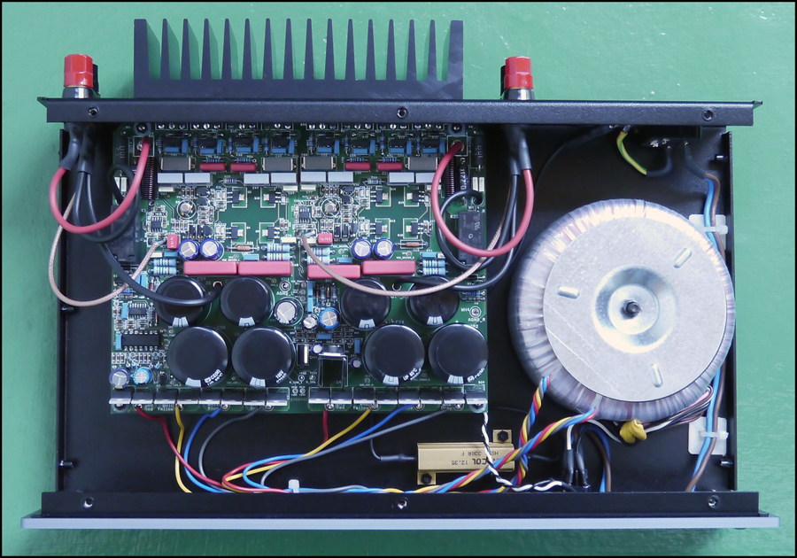 Goldmund Job 的機內圖 (photo from 6moons.com)