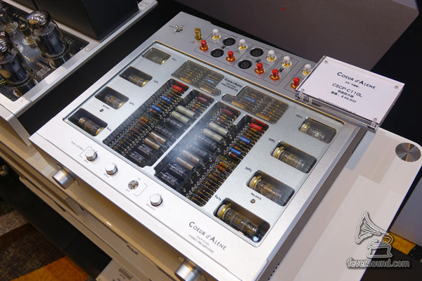 先聲音響房間中,見到來自日本 Coeur d Alene「科達倫」旗艦前級 CSCP-C110L,靚料走線工整到不得了,售價不太貴,HK$68,800!有機會要試!