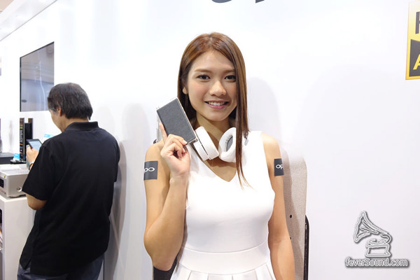 OPPO 的 Model,有人說是全場最靚呢!快到場影張相 share,有著數