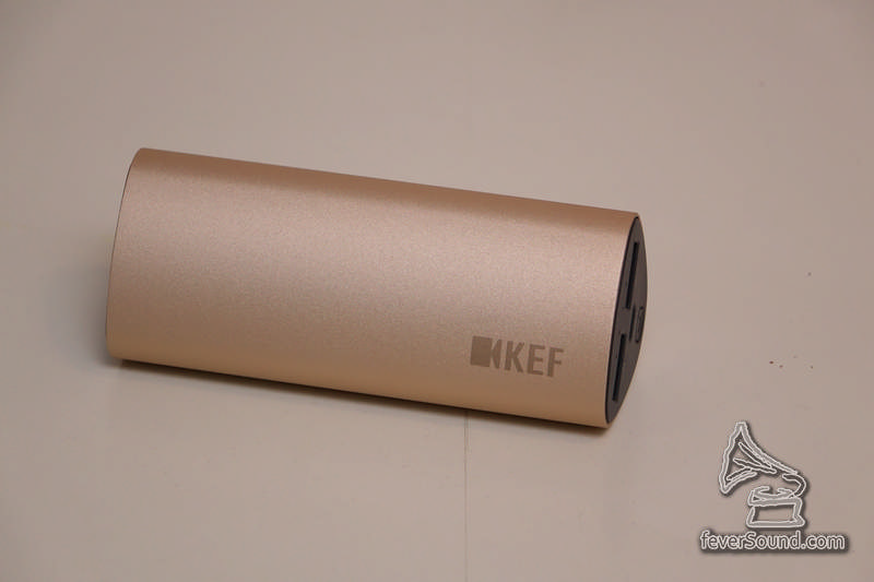 外型跟MUO同出一徹的USB充電器GP50,容量高達9000mAH