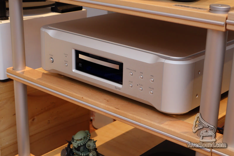 Esoteric K-07 SACD/CD機