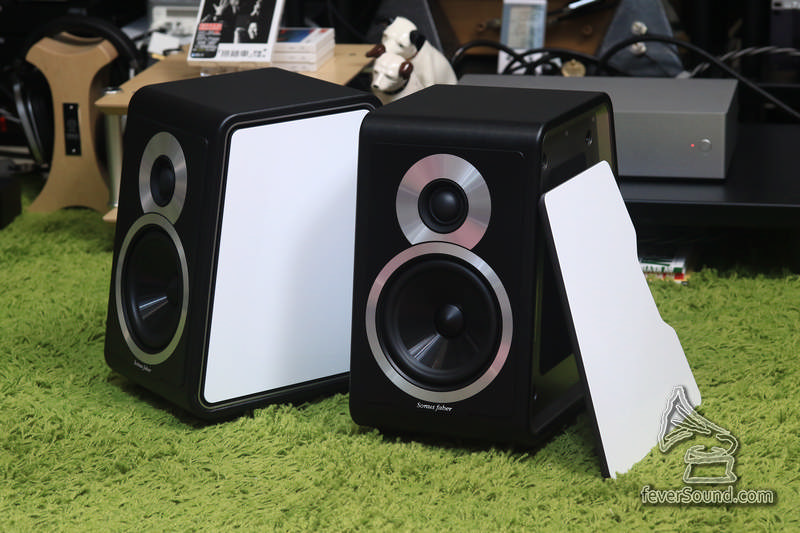 Chameleon B定價:HK$10,800/對