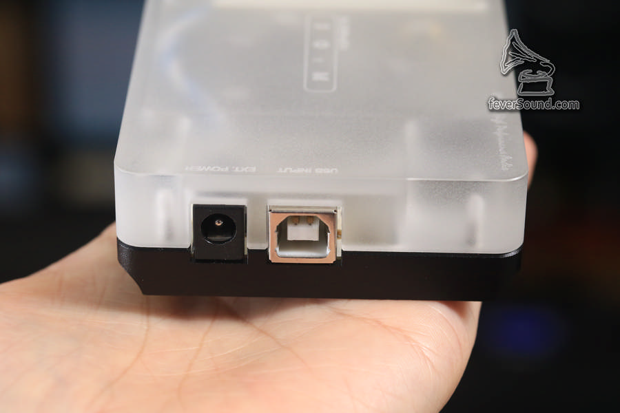 需要另外提供DC9V供電,俾靚電USB將更靚聲