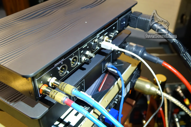 Syrah Server是一部內置JRiver、dBPoweramp,專為音響重播而設的電腦