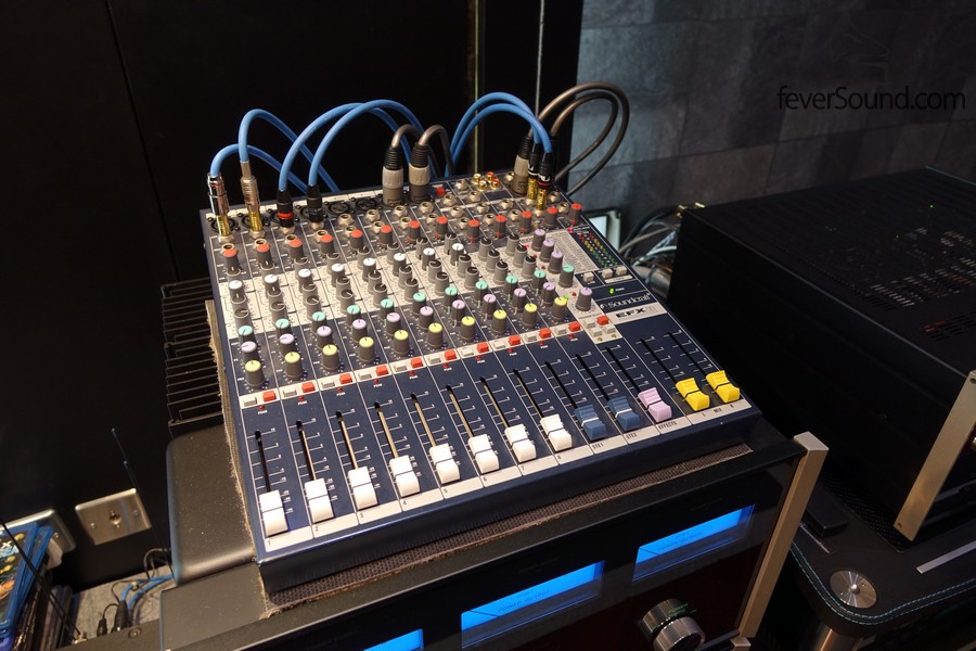 這個 Console 主要為無源超低音使用