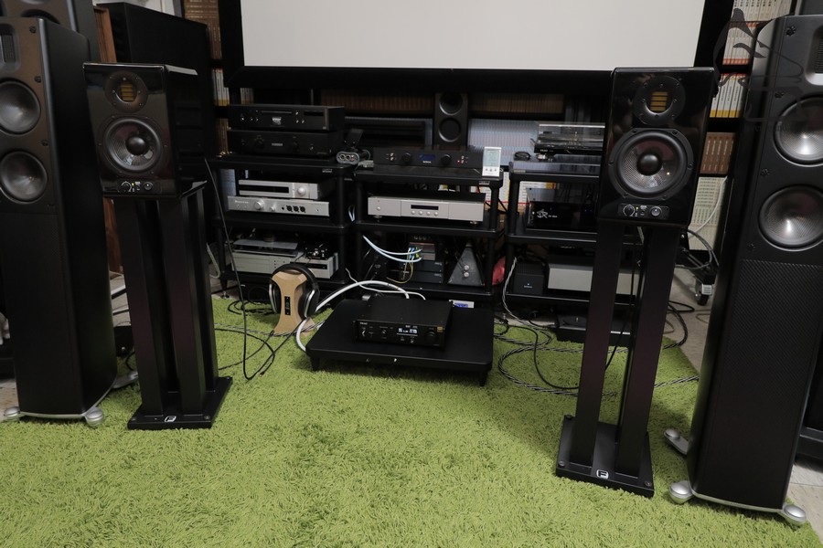 A5設計屬近場聆聽,高音相距4-8呎也可應付,5-7呎等邊三角形擺位整體聽感最佳