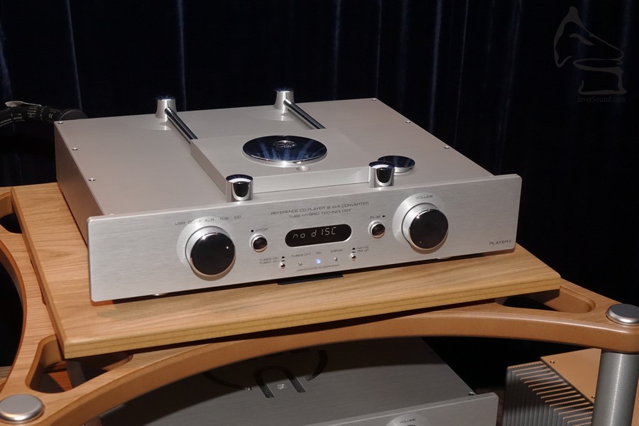 Accustic Arts 最高級單體 CD 機「Player II」,也備有數碼輸入 (連 USB 輸入),功能質素俱備