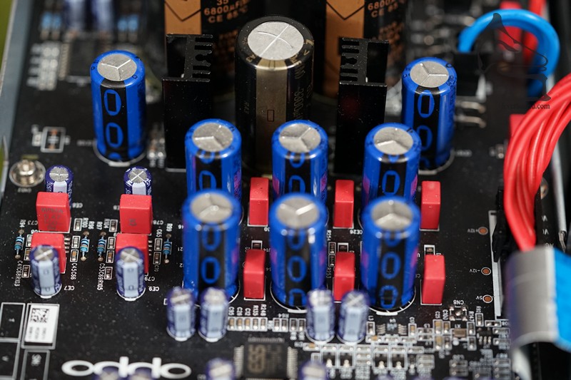 台版平衡模擬放大線路板清一色換上Vishay BC Componets(Philips)濾波電容