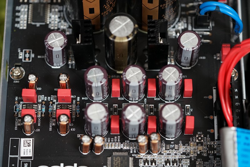 日版電容並沒有改動