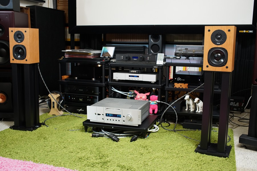 老實說,用Balanced Audio Technology「膽前石後」的VK-3000SE聲音最好。