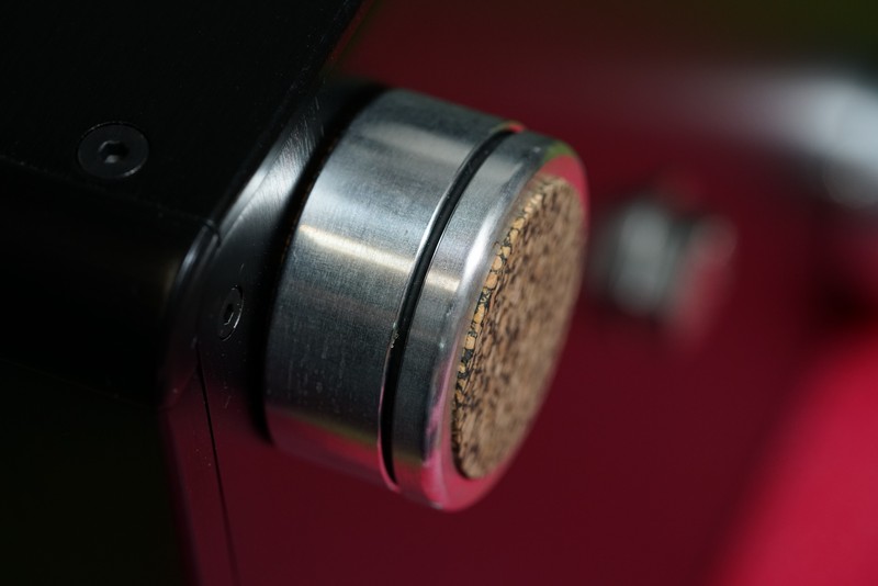 使用德國 Bfly Audio’s Master Pro-Feet鋁製機腳