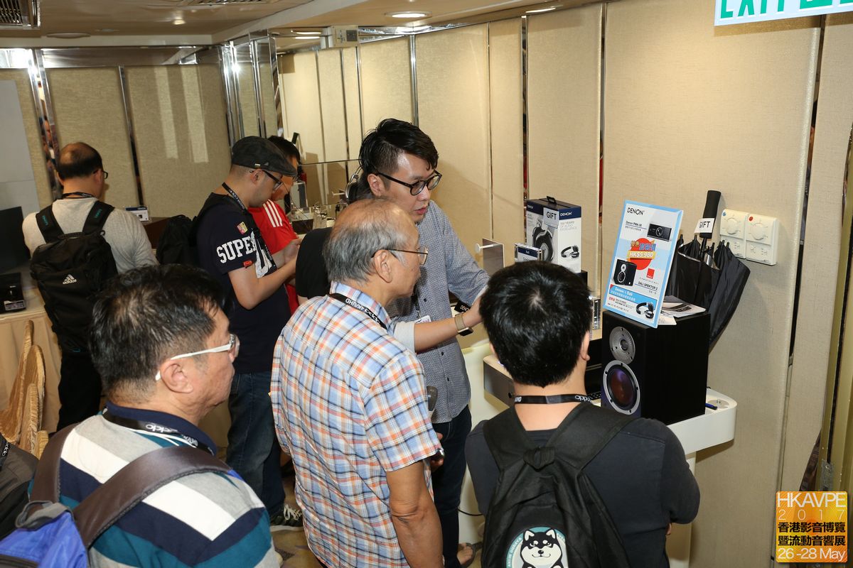 Denon的房間也展示全新 2500系列的產品,但同時Denon的Headphone及小型音響也很受歡迎