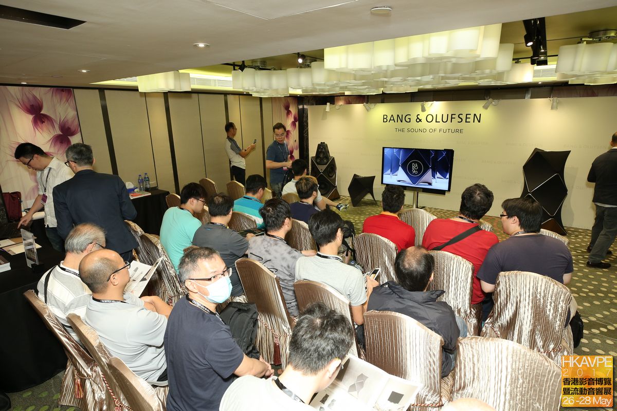 Beolab90外表當然夠特色,但今次展覽中,不少發燒友終有機會親耳感受這對揚聲器的非凡音效